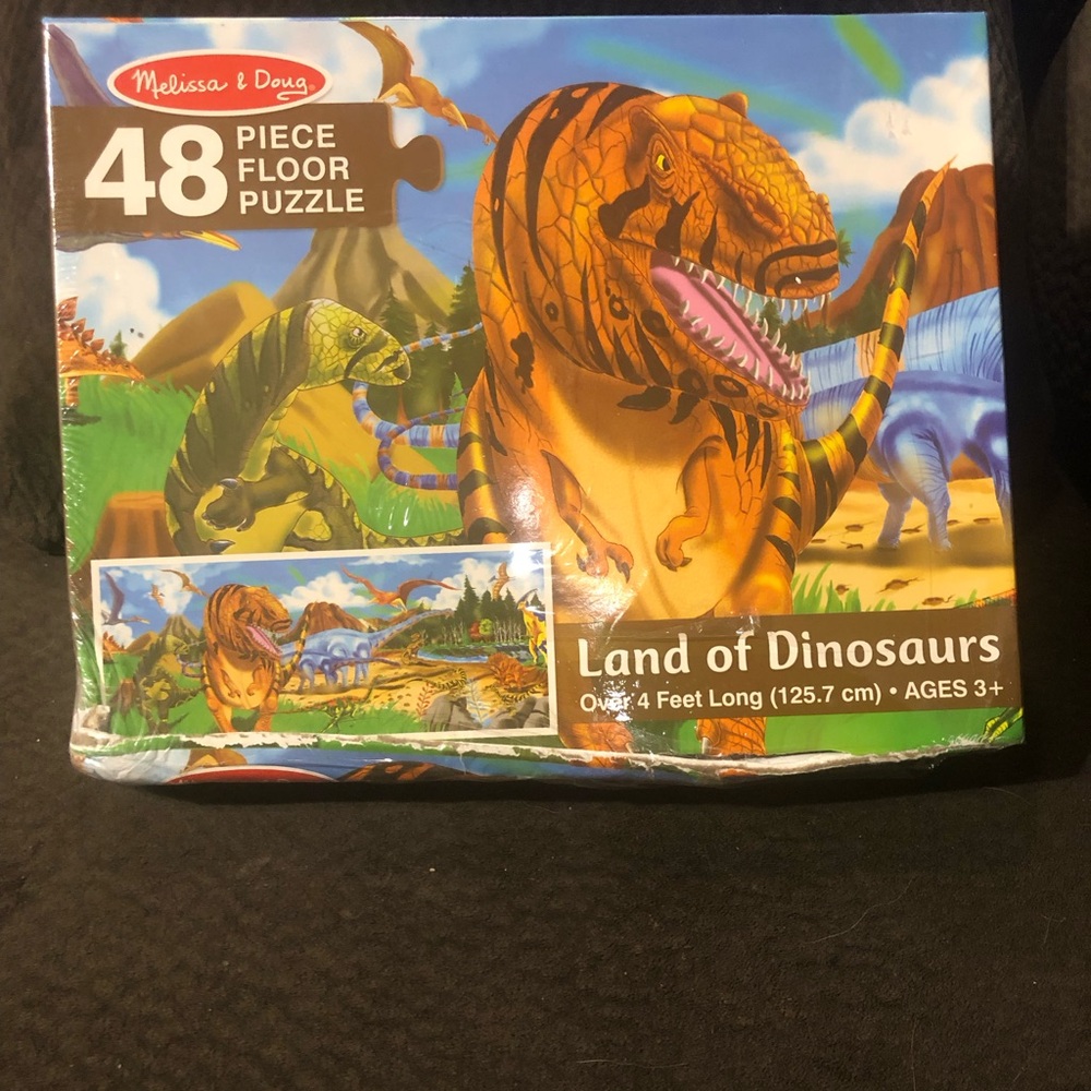 Melissa&Doug Land of Dinosaurs 48 piece floor puzzle . NIB Box has Damage
